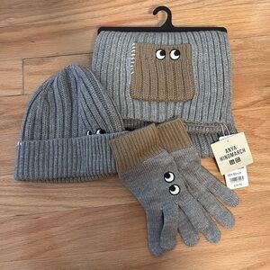 ANYA HINDMARCH UNIQLO SCARF HAT GLOVES